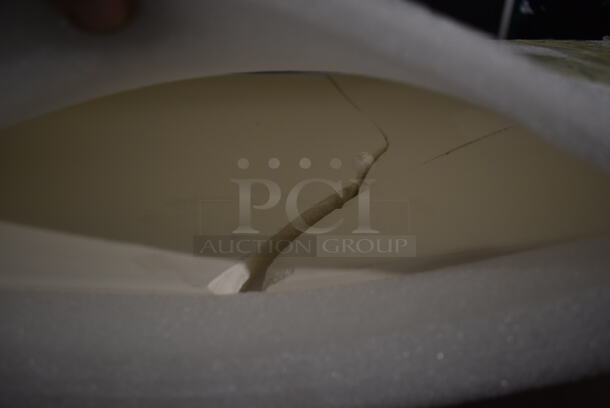 BRAND NEW SCRATCH AND DENT! Avantco 177DPO18S Stainless Steel Commercial Countertop Electric Powered Single Deck Pizza Oven w/ Broken Cooking Stone. 120 Volts, 1 Phase. Tested and Working! - Image 5 of 6