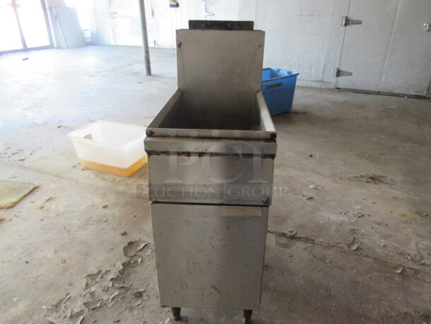 One Cecilware Gas Deep Fryer. Model# FMS-40. 15.5X30X46