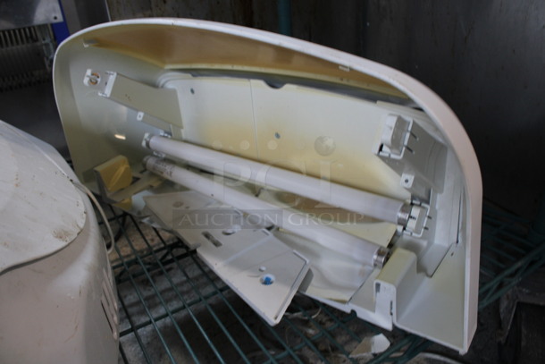 Ecolab White Poly Wall Mount Bug Zapper. 24x11.5x9. Tested and Working! - Image 2 of 3