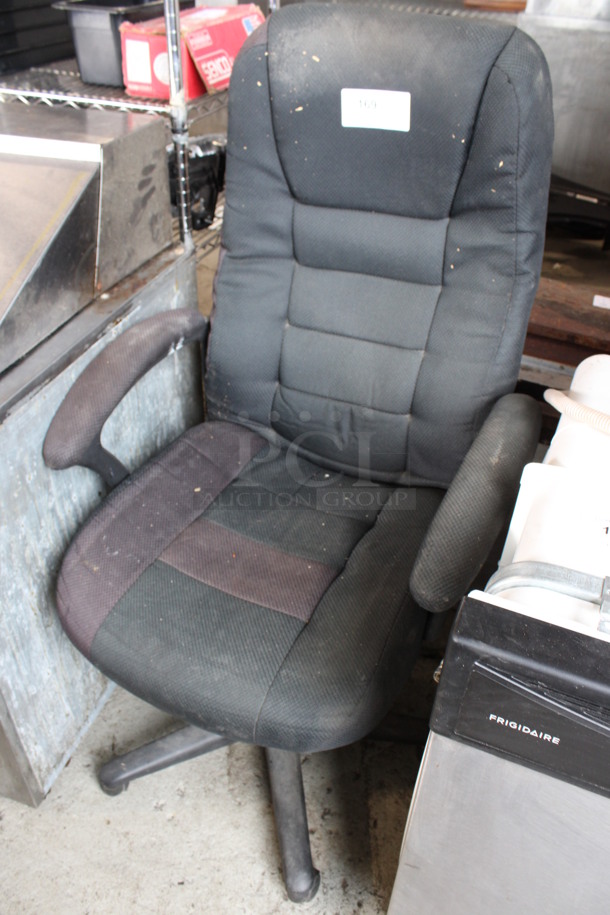 Black Office Chair w/ Arm Rests on Casters. 26x26x48 - Image 2 of 3