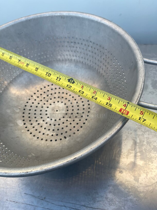 Commercial 11 Qt. Heavy-Duty Aluminum Colander with Base and Handles NSF - Image 4 of 6