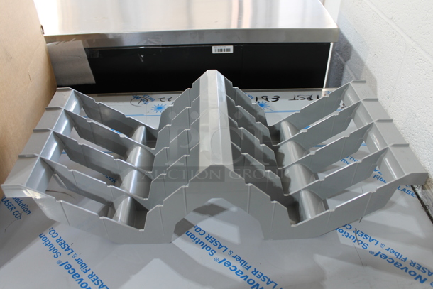 Box of 4 BRAND NEW! Cambro CSDR84151 Camshelving Gray 8 Slot Drying Cradle - Image 2 of 5