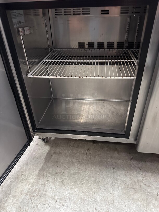 Working! Blue Air BLUR48-HC 48 inch 2 Section Undercounter Refrigerator 115 Volt NSF Tested and Working! - Image 5 of 9