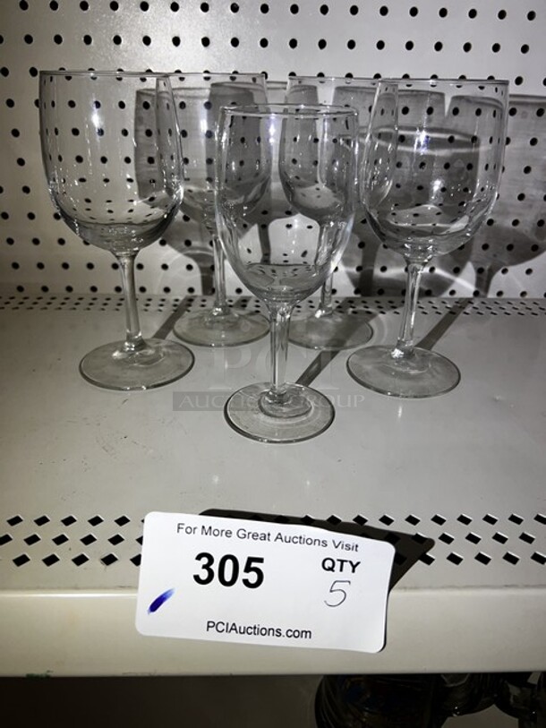Mixed Wine Glasses (5) - Image 1 of 2