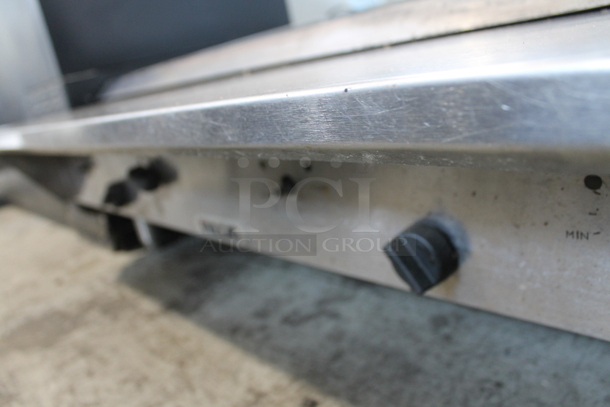 Vulcan Stainless Steel Commercial Countertop Natural Gas Powered Charbroiler Grill. - Image 2 of 5