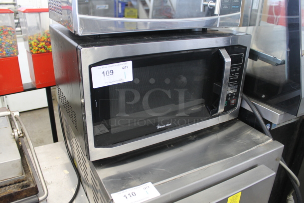 Magic Chef MCM1511KSB Metal Countertop Microwave Oven. 120 Volts, 1 Phase.  - Image 2 of 5