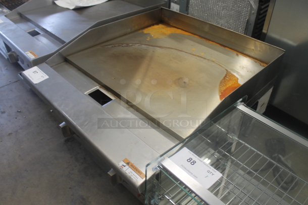 Cooking Performance Group CPG TGP-24 Stainless Steel Commercial Countertop Natural Gas Powered Charbroiler Grill. 60,000 BTU. - Image 3 of 5