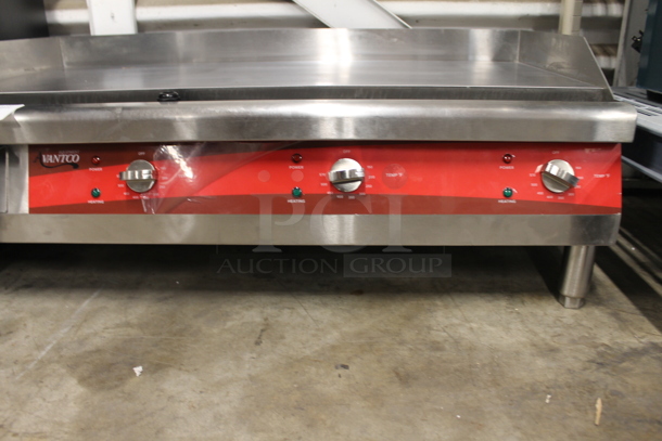 BRAND NEW SCRATCH AND DENT! Avantco 177EG36N Commercial Stainless Steel Electric 36" Countertop Griddle On Galvanized Legs. 208/240V, 3 Phase. Tested And Working! - Image 3 of 9