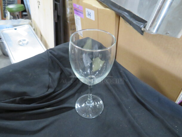 NEW 11.5oz Wine  Glass. 12XBID