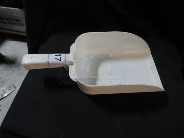 One Manitowic Poly Ice Scoop. - Image 1 of 1