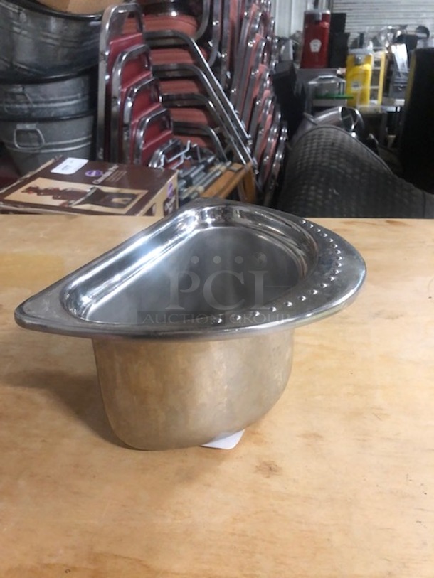 Bon Chef Stainless Steel 1 Quart Bolero Design Oval Food Pan. #5302-N. $61.49. 2XBID