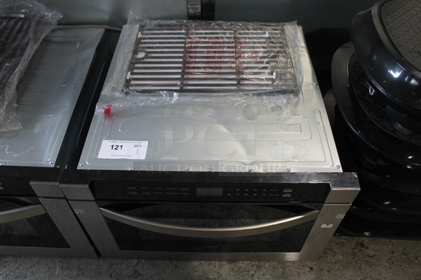 BRAND NEW SCRATCH AND DENT! 2023 KoolMore KM-MD-1SS Stainless Steel Commercial Drawer Microwave Oven. 120 Volts, 1 Phase.  - Image 2 of 9