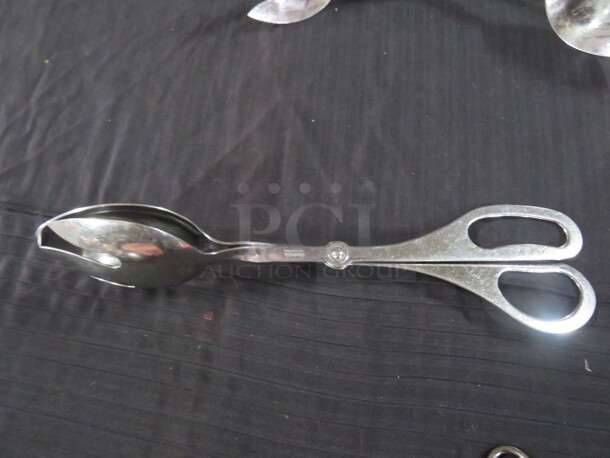 Stainless Steel Oneida Fork/Spoon Tong. 2XBID - Image 2 of 2