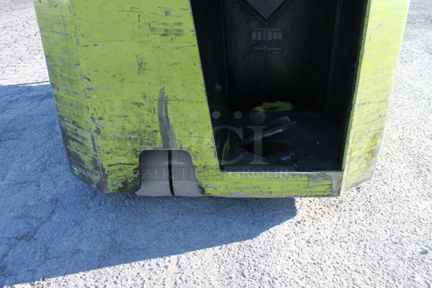 Clark ESMII-25 Metal Industrial 5,000 Pound Capacity Electric Powered Rider Forklift w/ Tennant 24026-18M600B23 Battery Charger. Hours 3,377. Forklift is Tested and Working! - Image 7 of 12