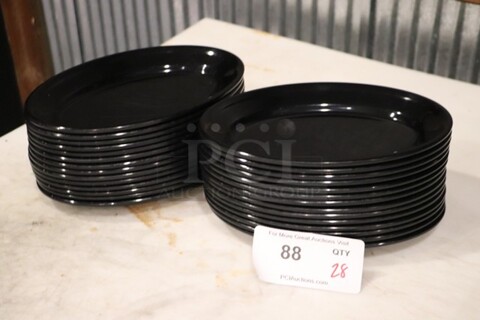 Black Plastic 9.75" Oval Plate 
QTY 28
Your Bid x 28