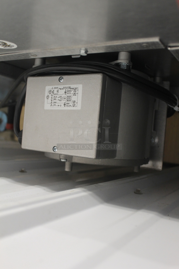 BRAND NEW SCRATCH AND DENT! Vulcan VC5GD-11D1Z Commercial Stainless Steel Natural Gas Convection Oven With Steel Racks. Tested and Working! - Image 9 of 10