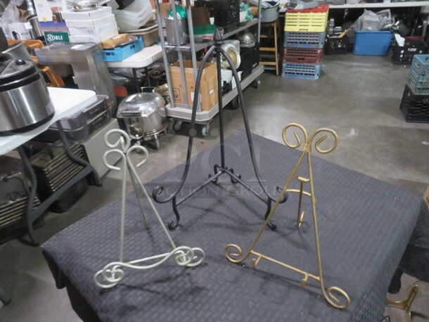 Assorted Metal Easel. 3XBID - Image 1 of 1
