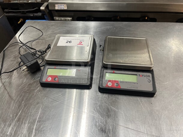 Taylor TE10FT 11 lb. Compact 5inch  x 5 inch  Digital Portion Control Scale NSF Tested and Working!