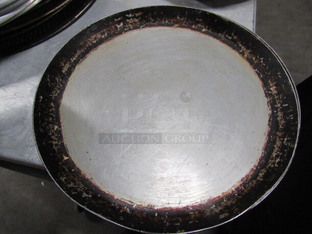 10 Inch Pizza Pans. 7XBID