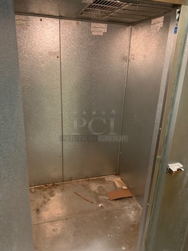 One Norlake Self Contained Walkin Freezer  With Floor. Model# KL45-CL-SUB. 208-230 Volt. 1 Phase. 4X5X6. Working When Removed.  - Image 4 of 4