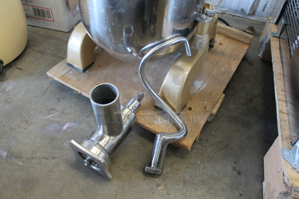 BRAND NEW SCRATCH AND DENT! 2021 MB20 Metal Commercial Countertop 20 Quart Planetary Dough Mixer w/ Stainless Steel Mixing Bowl, Bowl Guard, Dough Hook and Paddle Attachment. 120 Volts, 1 Phase. Tested and Working! - Image 2 of 9
