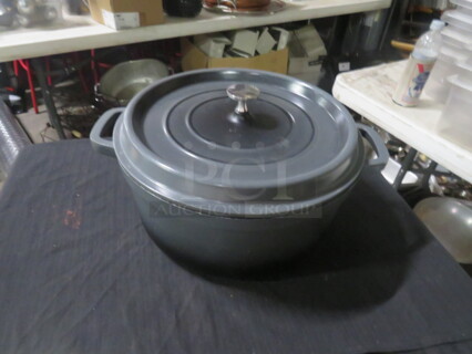 One GET 6.5 Quart Cast Aluminum Dutch Oven With Lid. #CA006. 