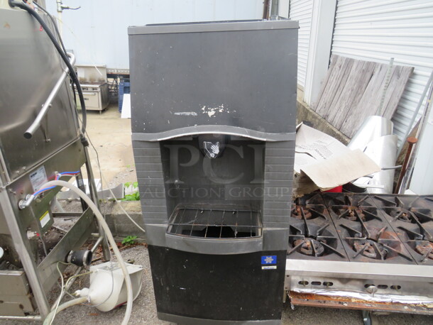 One Manitowic Ice Bin/Dispenser. 120 Volt. 22X33X54 - Image 1 of 1