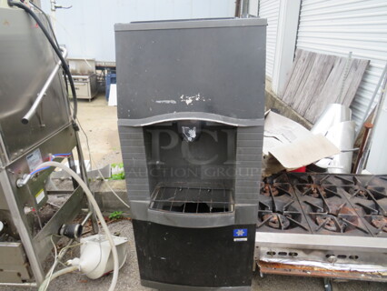One Manitowic Ice Bin/Dispenser. 120 Volt. 22X33X54