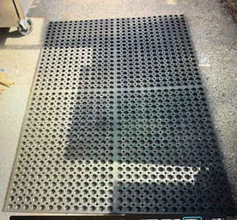 One 58X39 Fatigue Mat. 