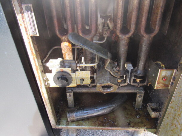 One Pitco Frialator Natural Gas Deep Fryer With 2 Baskets. Model# 14BAS. 16X32X48 - Image 2 of 2