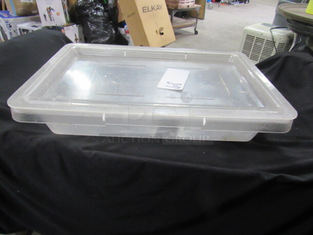One Cambro 2 Gallon Food Storage Container With Lid.