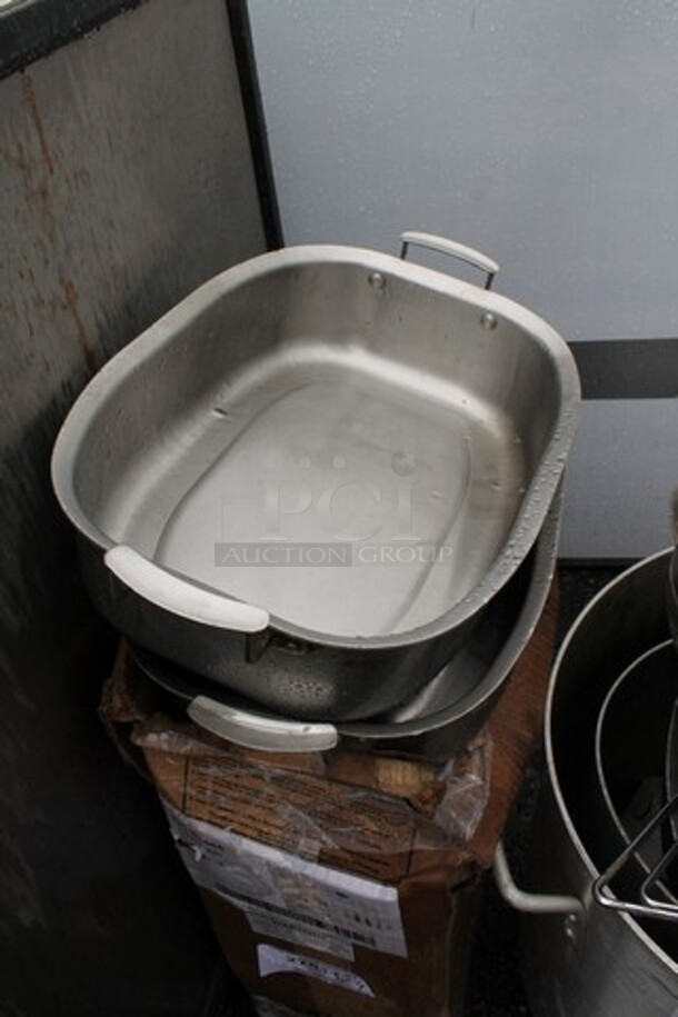 ALL ONE MONEY! Lot of Items Including Poly Hopper and Baking Pans  - Image 4 of 4