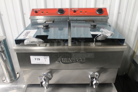 BRAND NEW SCRATCH AND DENT! Avantco 77F202 Stainless Steel Commercial Countertop Electric Powered 2 Well Fryer w/ 2 Metal Fry Baskets and 2 Lids. 208-240 Volts, 1 Phase. Tested and Working!