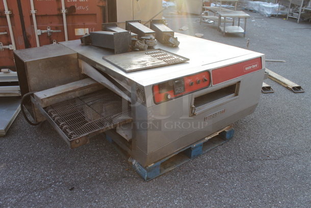 Blodgett MT-32S Master-Therm Stainless Steel Commercial Natural Gas Powered Conveyor Pizza Oven w/ Metal Legs on Commercial Casters. 125,000 BTU. - Image 3 of 9