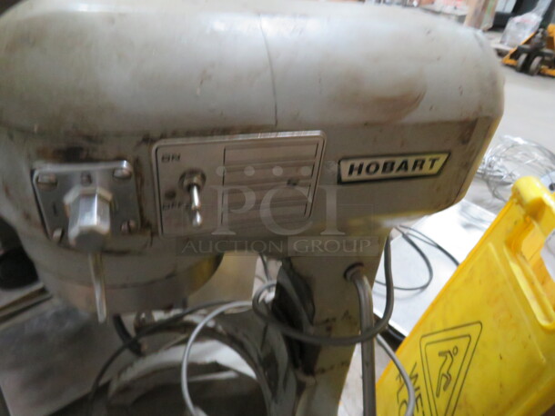One WORKING! Hobart 20 Quart Mixer. #A-200. 115 Volt. - Image 3 of 4