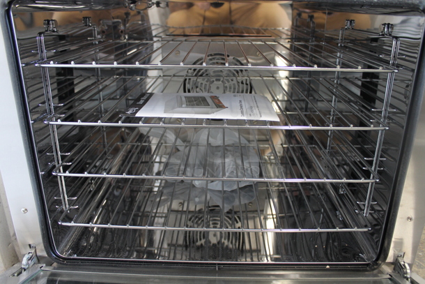 BRAND NEW SCRATCH AND DENT! Avantco 177CO28M Stainless Steel Commercial Countertop Electric Powered Half Size Convection Oven. 208/240 Volts, 1 Phase. - Image 3 of 4