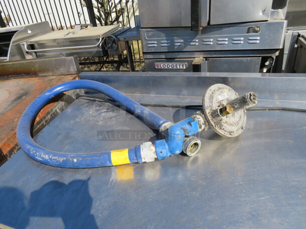 One Vulcan Single French Top Heavy Duty Natural Gas Range With 2 Racks. Model# V1FT36C. 36X38X41. $18,892.00 - Image 4 of 4