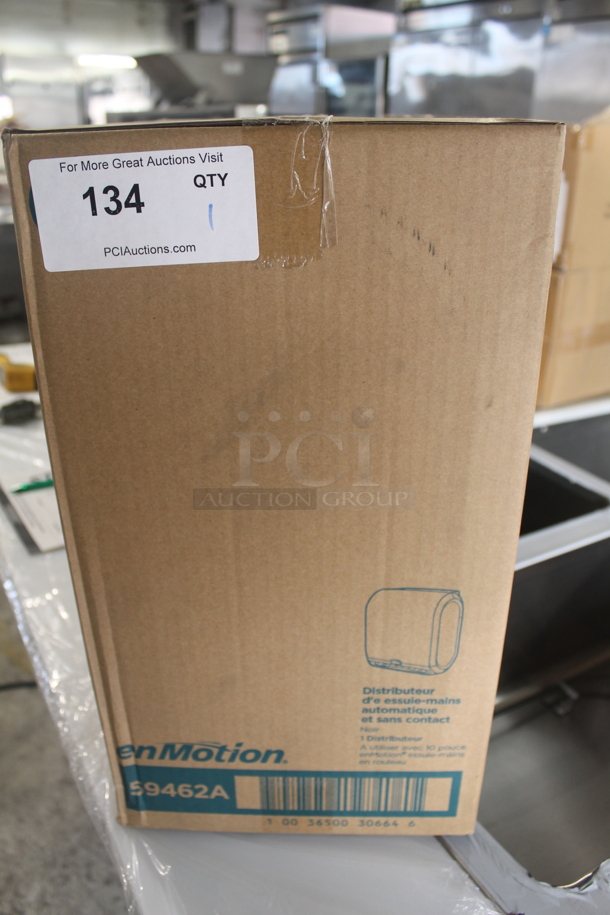 BRAND NEW IN BOX! enMotion 59462A Poly Wall Mount Paper Towel Dispenser