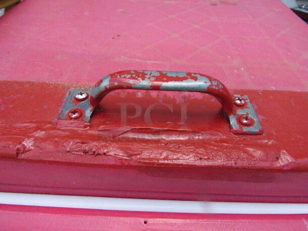 One Red Cambro Food Transport. Cracked. See Pics. - Image 3 of 3