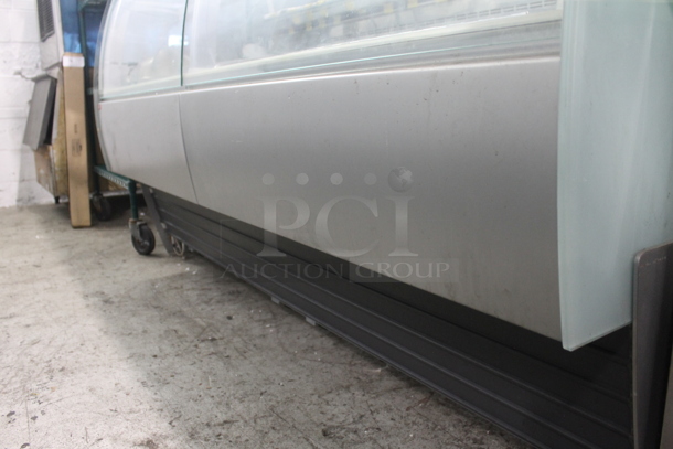 BRAND NEW SCRATCH AND DENT! Sifa Gravel 200202L0 Metal Commercial Deli Display Case Merchandiser. 220-240 Volts, 1 Phase.  - Image 4 of 8