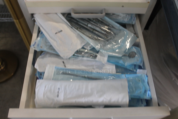 Gracious Living White and Clear Poly 3 Drawer Filing Unit. - Image 5 of 7