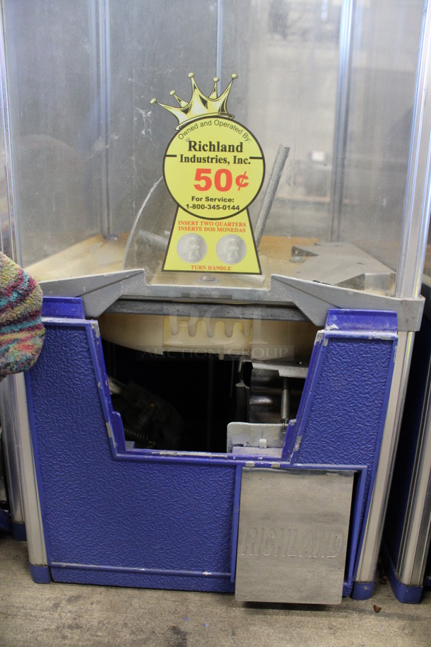 Richland Metal Single 50 Cent Manual Toy Vending Machine. 10x10x31 - Image 4 of 4