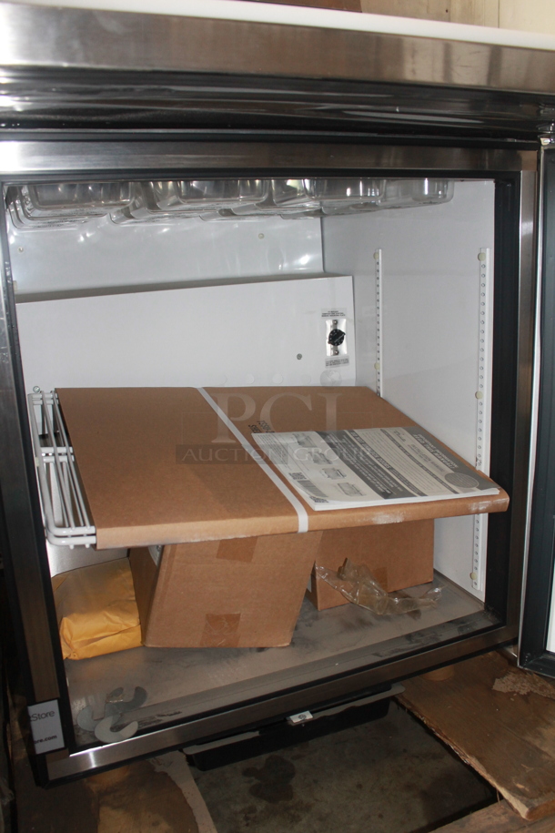 LIKE NEW! 2015 True TSSU-27-12M-B Stainless Steel Commercial Sandwich Salad Prep Table Bain Marie Mega Top w/ Poly Drop In Bins. 115 Volts, 1 Phase. Unit Has Only Been Used a Few Times! Tested and Working! - Image 6 of 7