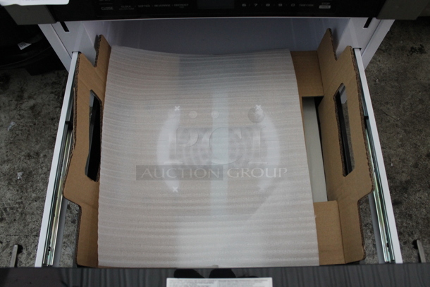 BRAND NEW SCRATCH AND DENT! 2023 KoolMore KM-MD-1SS Stainless Steel Commercial Microwave Oven Drawer. 120 Volts, 1 Phase. - Image 5 of 6