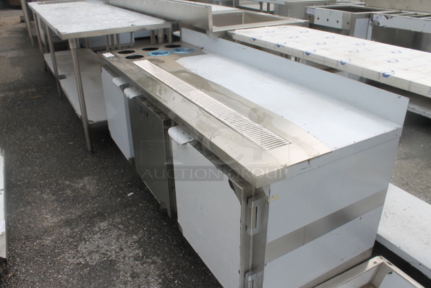 BRAND NEW SCRATCH AND DENT! CustomCool Stainless Steel Commercial Soda Station w/ 3 Doors on Commercial Casters. Does Not Come w/ Remote Compressor. - Image 3 of 8