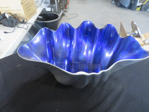 18X10 Clam Shell Serving Dish. 2XBID - Image 2 of 2