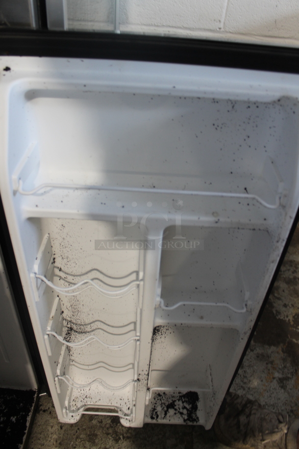 Galanz Black Metal Mini Cooler. Tested and Powers On But Does Not Get Cold - Image 3 of 3