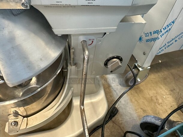 2020 Sentinel SM-10 Metal Commercial Countertop 10 Quart Planetary Dough Mixer w/ Stainless Steel Mixing Bowl, Bowl Guard and Paddle Attachment. 110 Volts, 1 Phase. Tested and Does Not Power On - Image 4 of 7
