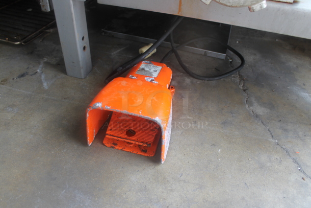 Hollymatic GMG 180A Metal Commercial Floor Style Meat Mixer Grinder w/ Pedal. 230 Volts, 3 Phase.  - Image 4 of 9