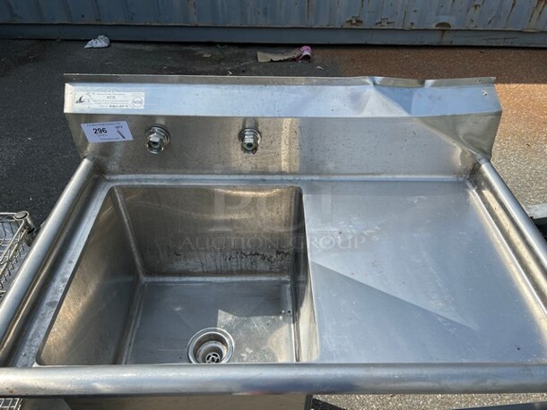 Stainless Steel Commercial Single Bay Sink w/ Right Side Drainboard. 38x25x45. Bay 18x18x14. Drainboard 17x19x1 - Image 2 of 4